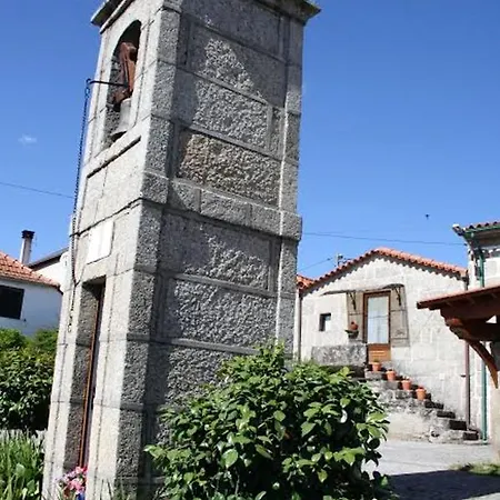 Casa de Férias Spacious Family House In Nogueira With Garden *