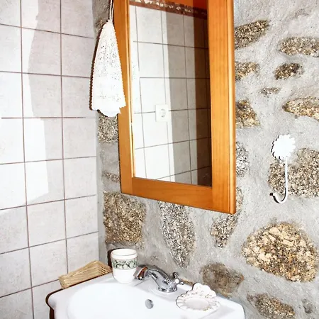 Holiday home Spacious Family House In Nogueira With Garden *