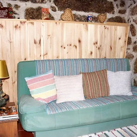 Holiday home Spacious Family House In Nogueira With Garden *