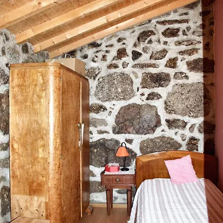 Spacious Family House In Nogueira With Garden * Moita (Viseu)