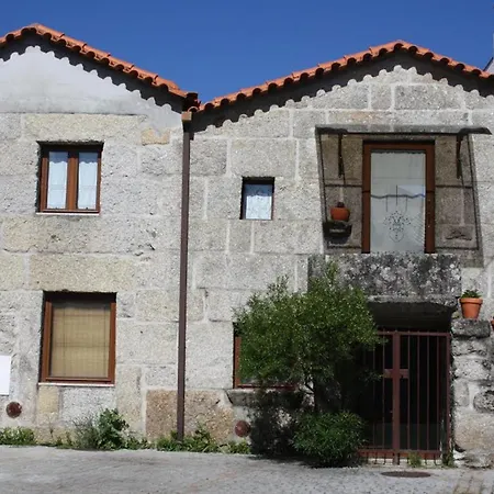 Spacious Family House In Nogueira With Garden Holiday home *