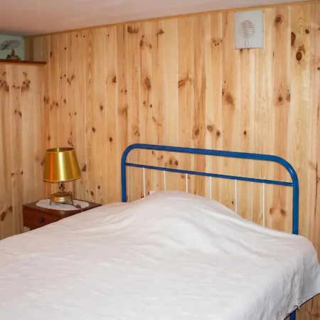 Spacious Family House In Nogueira With Garden Holiday home *