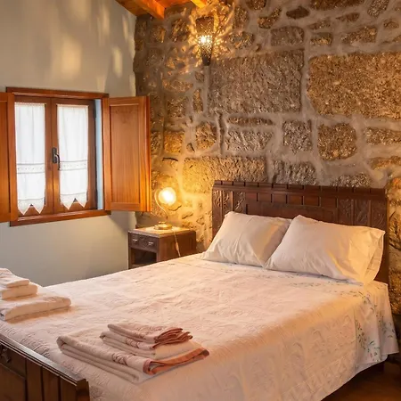 Holiday home Spacious Family House In Nogueira With Garden *
