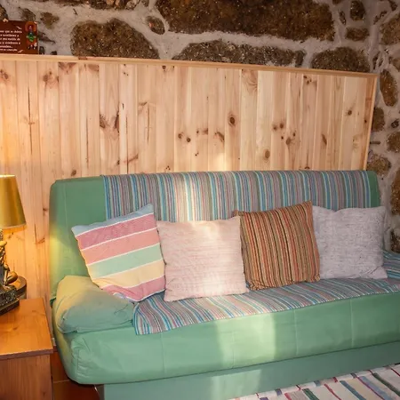 Spacious Family House In Nogueira With Garden