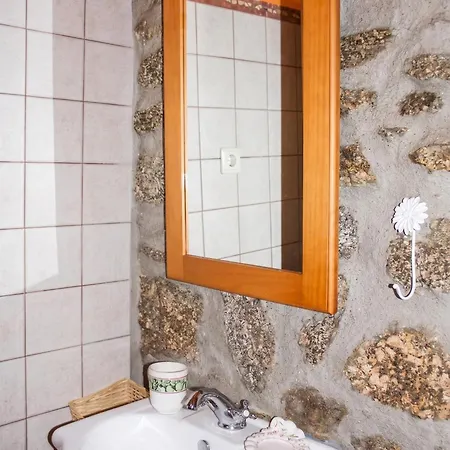 Holiday home Spacious Family House In Nogueira With Garden Moita (Viseu)