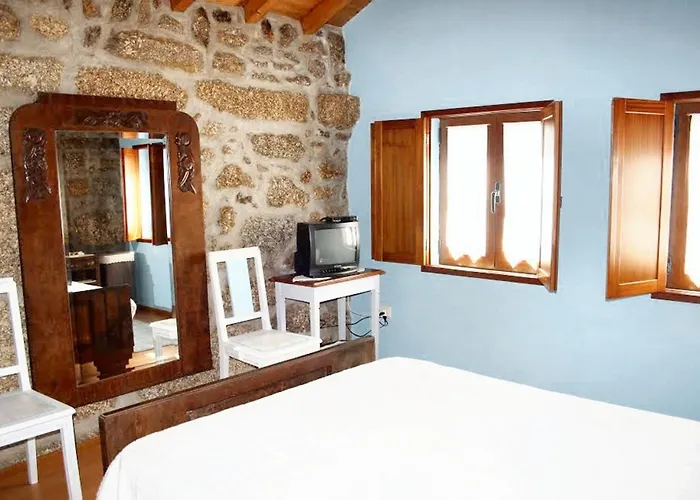 Prázdninový dům Spacious Family House In Nogueira With Garden