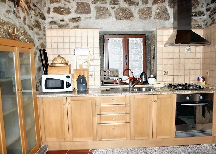 Prázdninový dům Spacious Family House In Nogueira With Garden Moita (Viseu)