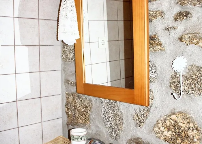 Prázdninový dům Spacious Family House In Nogueira With Garden *