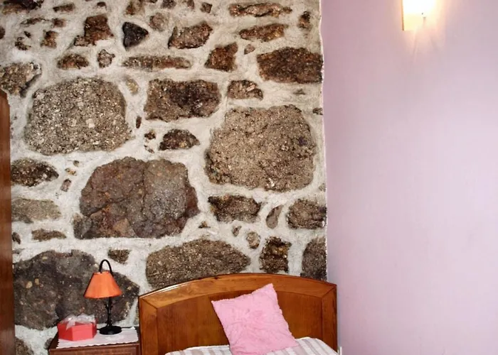 Prázdninový dům Spacious Family House In Nogueira With Garden