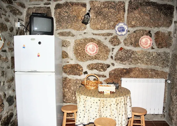 Spacious Family House In Nogueira With Garden *