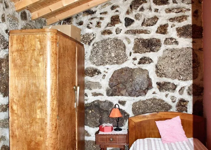 Spacious Family House In Nogueira With Garden * Moita (Viseu)